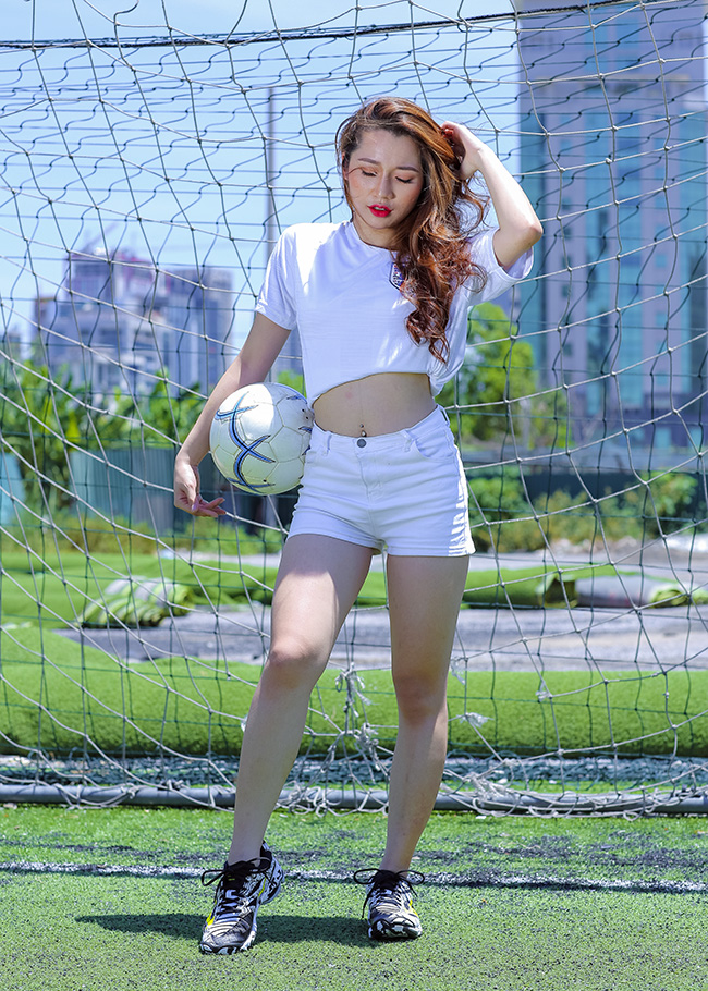 Hotgirl xứ Kinh Bắc dự đoán tuyển Anh đè bẹp Thụy Điển - Hình 4