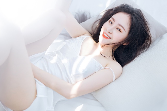 Bà Tưng Huyền Anh tái xuất, tung bộ ảnh liêu trai khoe vòng 1 đốt mắt - Hình 5