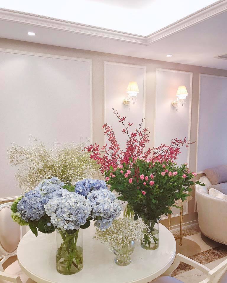 Cùng ngắm chốn đi về ngập tràn sắc hoa như cổ tích của HH Phạm Hương - Hình 11
