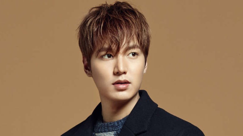 Dẫu vạn người săn đón thì Lee Min Ho, Song Joong Ki vẫn không thể vượt qua đàn anh Jang Dong Gun trong cuộc chiến nhan sắc - Hình 2