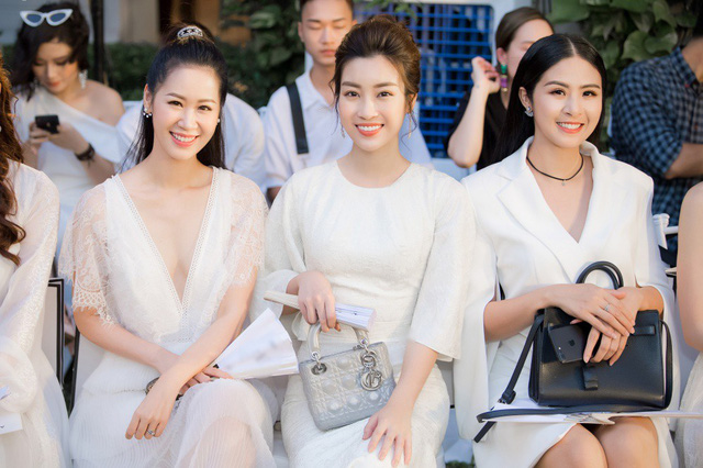 Hoa hậu, Á hậu nửa kín nửa hở khoe thềm ngực quyến rũ chết người - Hình 18