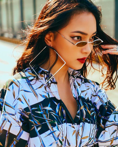 Hotgirl nào đang nhận bão like nhờ những tấm ảnh khoe góc nghiêng thần thánh? - Hình 6