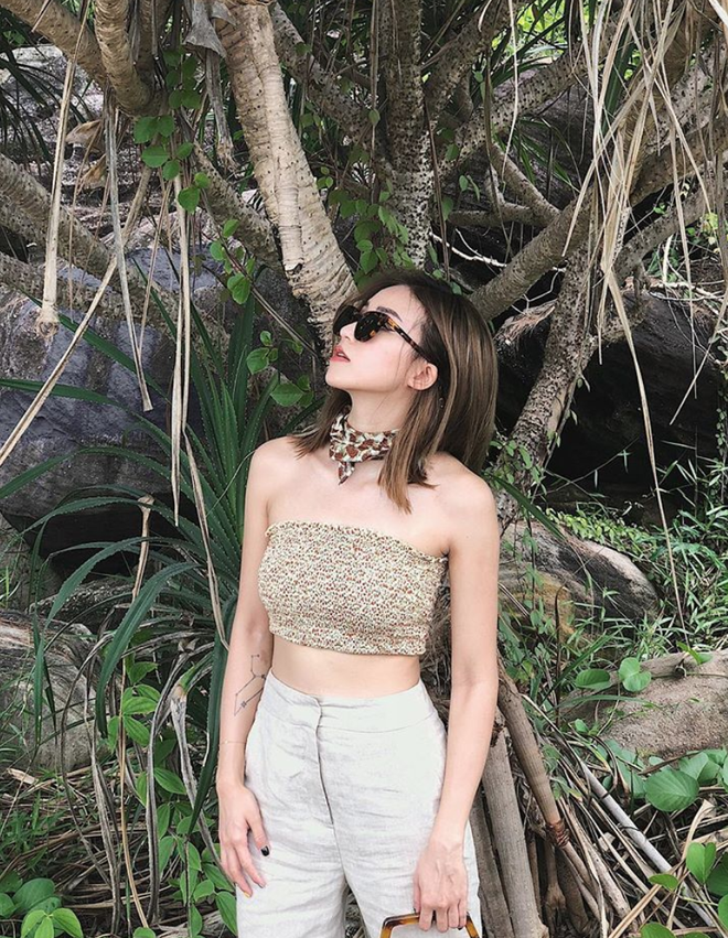 Hotgirl nào đang nhận bão like nhờ những tấm ảnh khoe góc nghiêng thần thánh? - Hình 5