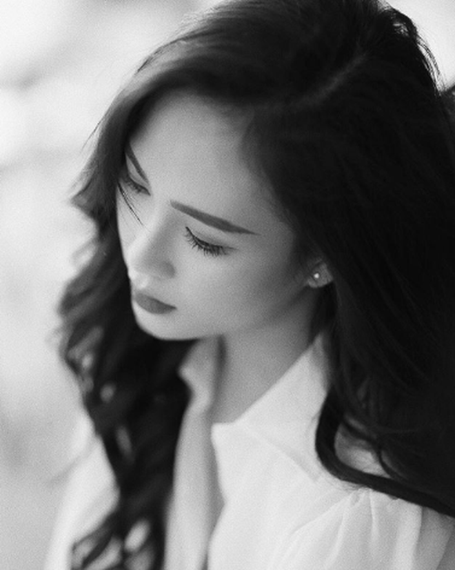 Hotgirl nào đang nhận bão like nhờ những tấm ảnh khoe góc nghiêng thần thánh? - Hình 17