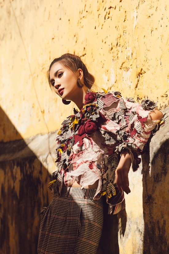 Kim Tuyến dạo phố Hội An - Hình 2