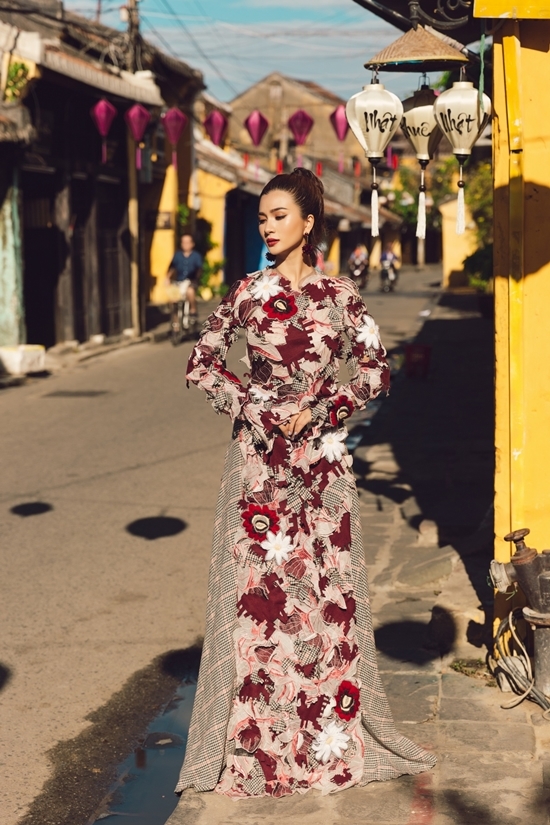 Kim Tuyến dạo phố Hội An - Hình 6
