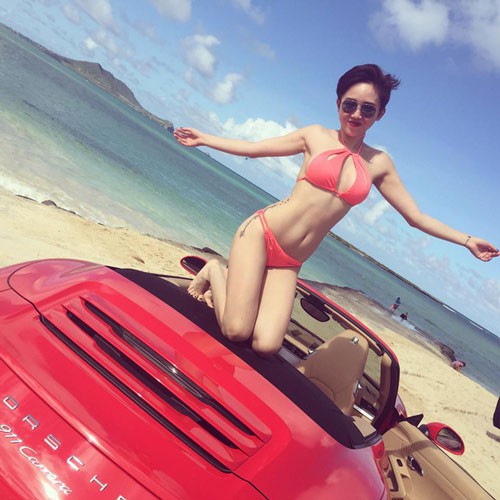 Tóc Tiên gây sốt khi khoe ảnh mặc bikini khoe đường cong bỏng mắt - Hình 7
