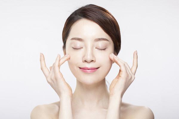 Top 5 sữa rửa mặt trị mụn luôn được các bác sĩ da liễu khuyên dùng, giá chỉ từ 160.000 - Hình 10