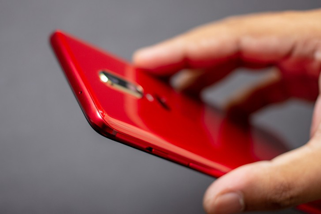 Trên tay OnePlus 6 đỏ đốt cháy mùa hè - Hình 4