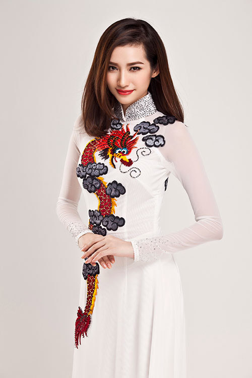 Trúc Diễm thướt tha trong bộ áo dài trắng - Hình 10