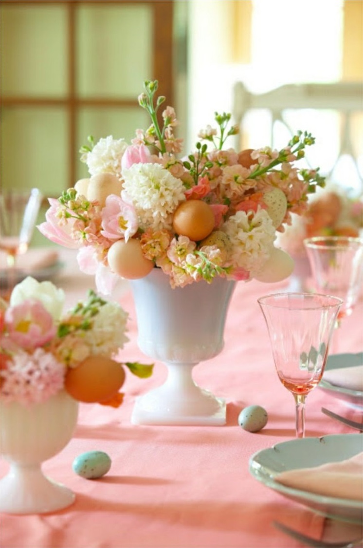 Trang trí bàn ăn đẹp tuyệt với những lọ hoa đầy quyến rũ - Hình 7
