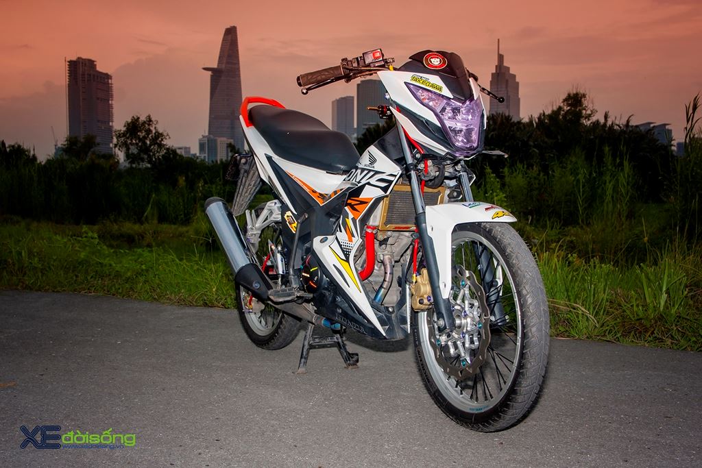 Biker Sài Gòn độ Honda Sonic 150R chất chơi với vành nan hoa Excel - Xe máy  - Việt Giải Trí