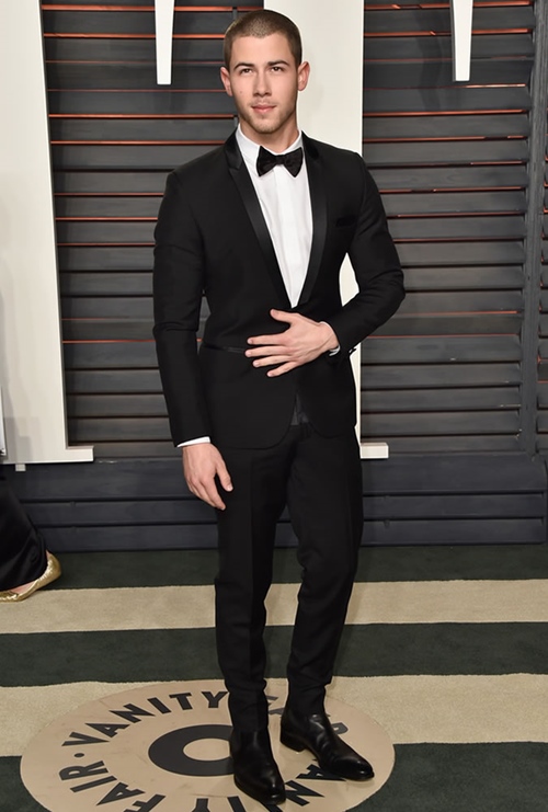 Nick Jonas: Chàng nấm lùn sát hoa hậu khéo mặc đẹp - Hình 12