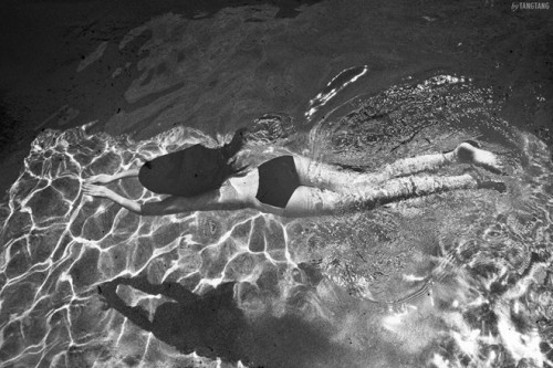 Ai còn nhớ, ngày này 4 năm trước, Ngọc Trinh từng tung bộ ảnh nude đầy táo bạo này? - Hình 5
