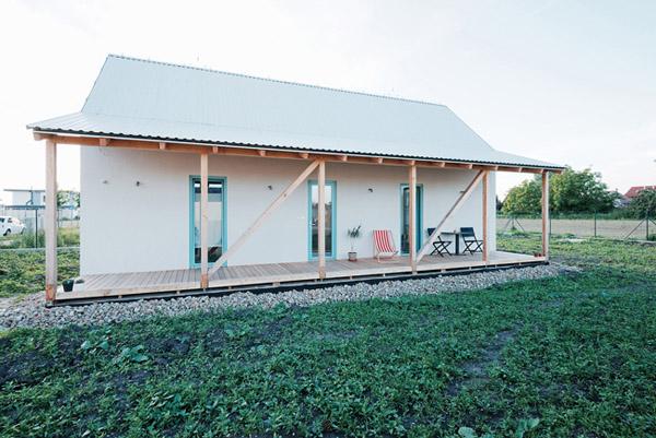 Căn nhà cấp 4 giữa đồng quê nhìn ngoài đơn sơ mà bên trong quá tiện nghi rộng rãi - Hình 2