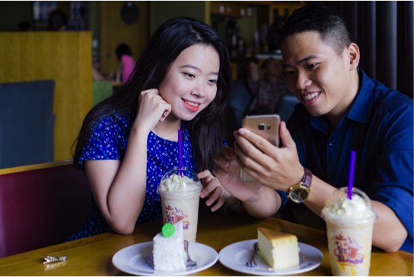 Chân dung người dùng smartphone Việt: Trẻ, năng động, tận hưởng cuộc sống mọi lúc mọi nơi - Hình 1