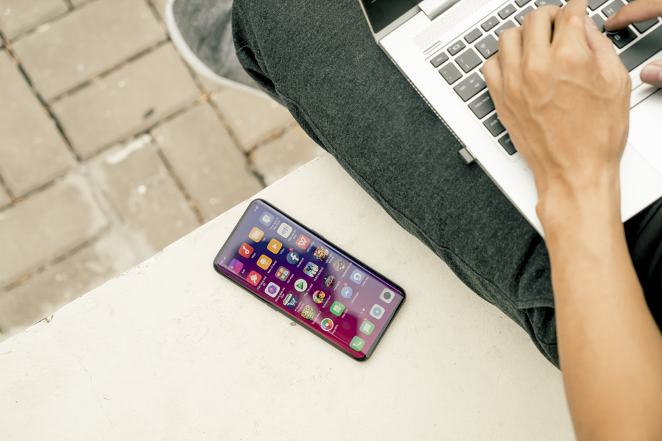 Chiêm ngương OPPO Find X ban mau Red Bordeaux, vô cung quyên ru - Hình 6
