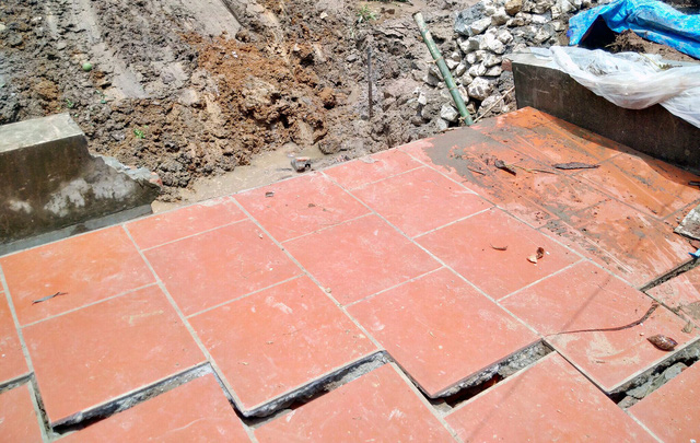 Hà Nội: Sân nứt toác, nhà dọa sập vì đơn vị thi công làm liều - Hình 4