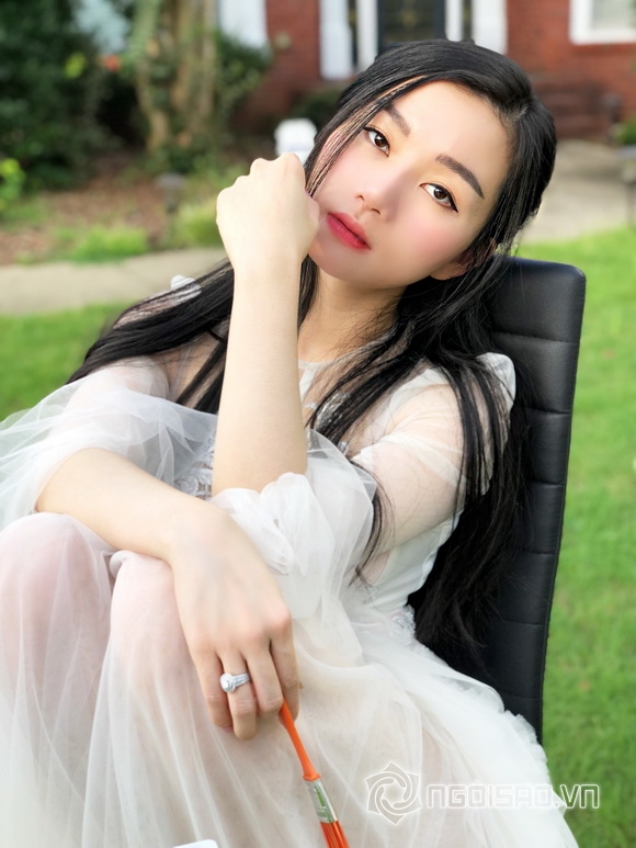 Hot mom nổi tiếng xinh đẹp là gái 2 con trông mòn con mắt - Hình 4