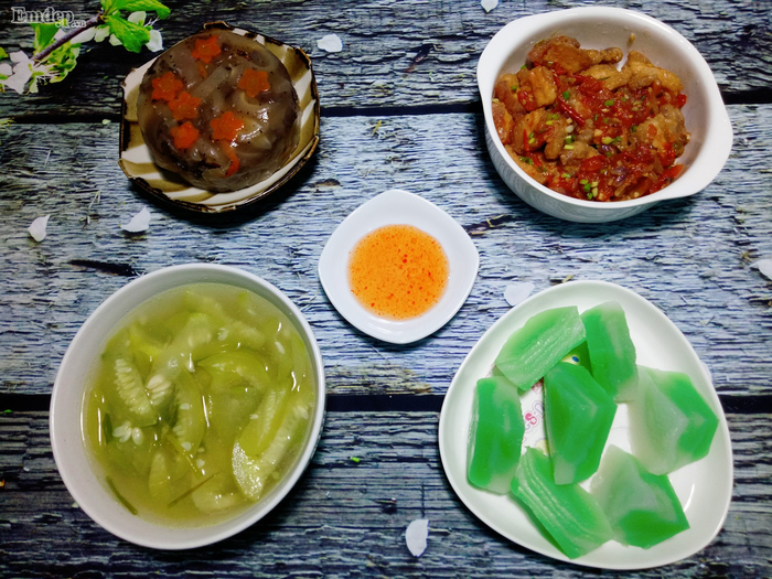 Mâm cơm ngon, hấp dẫn cho ngày mưa chưa tới 80 ngàn đồng - Hình 6