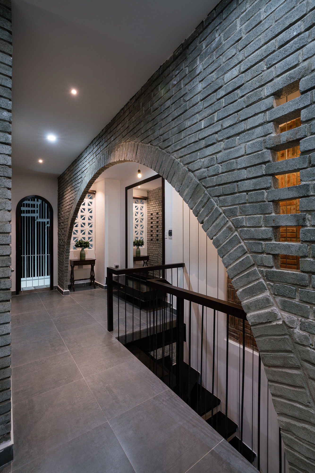 Ngôi nhà gạch 2 tầng của cặp vợ chồng già ở Đà Nẵng được tạp chí Mỹ xuýt xoa khen ngợi - Hình 15