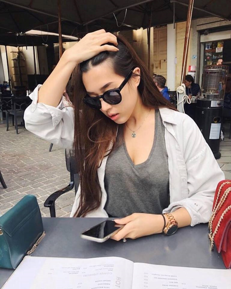 Những cô nàng xinh đẹp, sexy và yêu người nổi tiếng - Hình 14