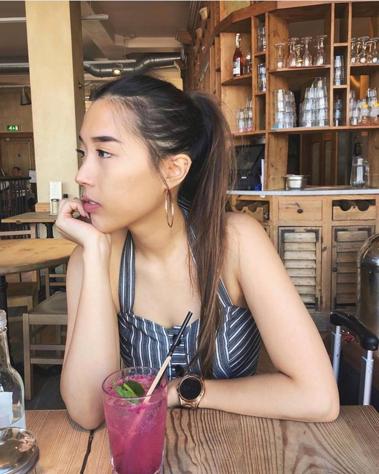 Những cô nàng xinh đẹp, sexy và yêu người nổi tiếng - Hình 12