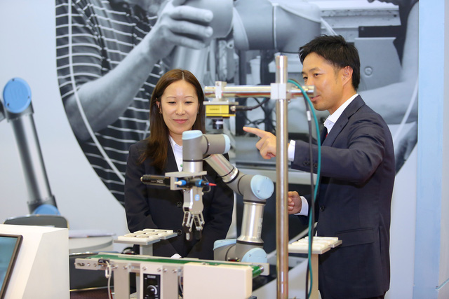 Robot hợp tác: Tương lai của ngành tự động hóa và điều khiển tại Việt Nam? - Hình 1