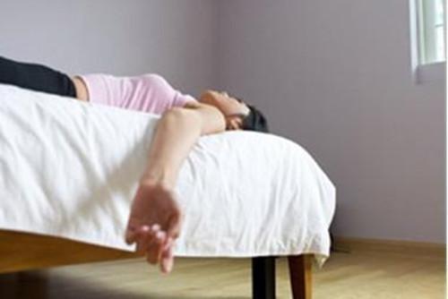 Uống thuốc tránh thai khẩn cấp, cô gái 23 tuổi ra đi vĩnh viễn - Hình 1