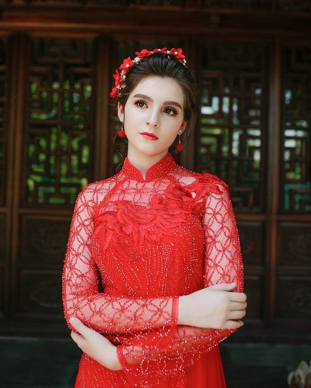 Vẻ đẹp tựa búp bê của cô bé lai Việt - Nga 13 tuổi có chiều cao... 1m70 - Hình 6