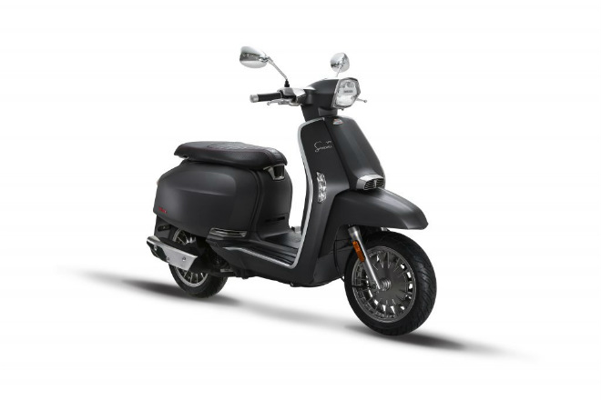 Xe ga Lambretta chốt ngày lên kệ, Vespa toát mồ hôi hột - Hình 1