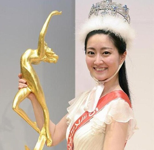 Top 22 hoa hậu xấu nhất thế giới, Việt Nam cũng có 1 Hoa hậu góp mặt - Hình 25