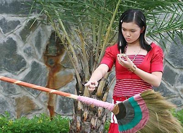 12 năm trước, cô bạn xinh đẹp này từng bị cả nước ghét vì dám tát Angela Phương Trinh trên màn ảnh nhỏ - Hình 3