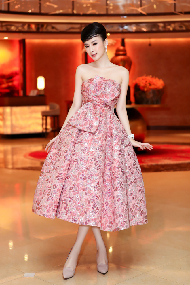 Angela Phương Trinh diện váy kiêu kì, xinh tươi như 1 đóa hồng trong sự kiện có thủ môn Bùi Tiến Dũng tham dự - Hình 3