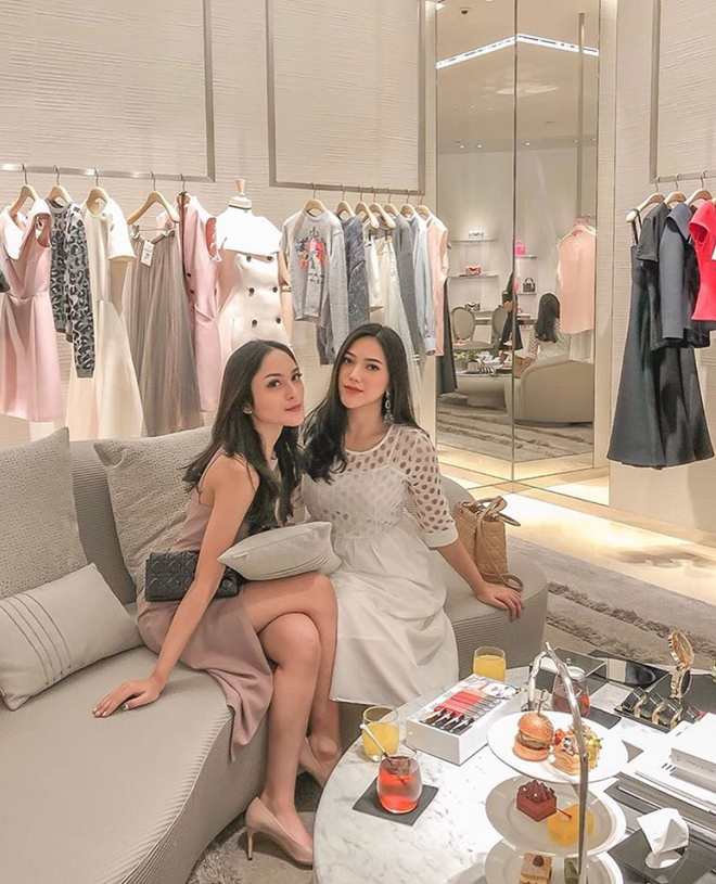 Cuộc sống sang chảnh của cặp bạn thân blogger xinh đẹp, nổi tiếng hàng đầu Indonesia - Hình 18