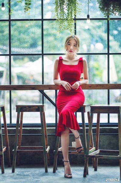 Duyên Dáng Với Mẫu Đầm Dự Tiệc Đuôi Cá Cực Quyến Rũ - Hình 4