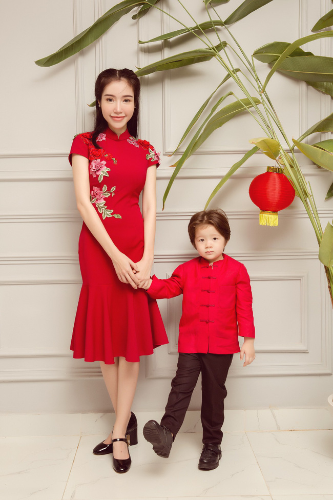 Elly Trần khoe eo thon trong bộ ảnh đón trung thu cùng 2 con cưng - Hình 9