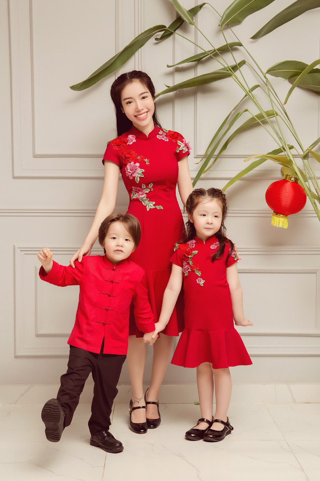 Elly Trần khoe eo thon trong bộ ảnh đón trung thu cùng 2 con cưng - Hình 2