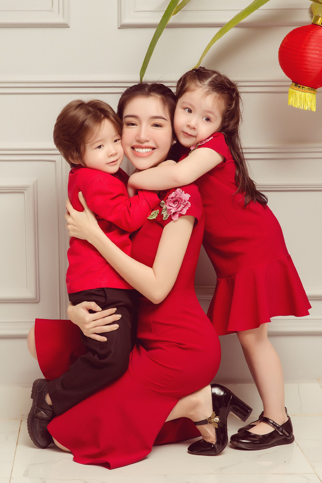 Elly Trần khoe eo thon trong bộ ảnh đón trung thu cùng 2 con cưng - Hình 10