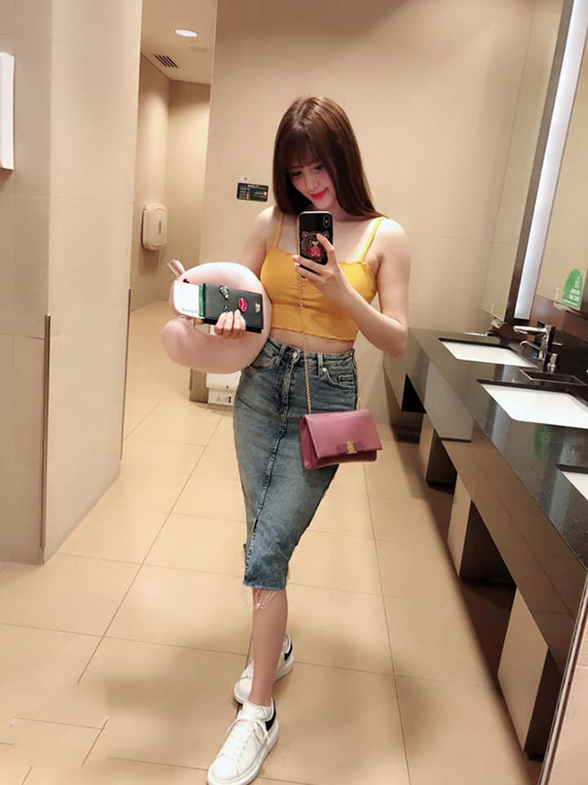 Em gái Công Vinh diện bikin.i, khoe dáng nón.g bỏn.g bên bể bơi - Hình 6