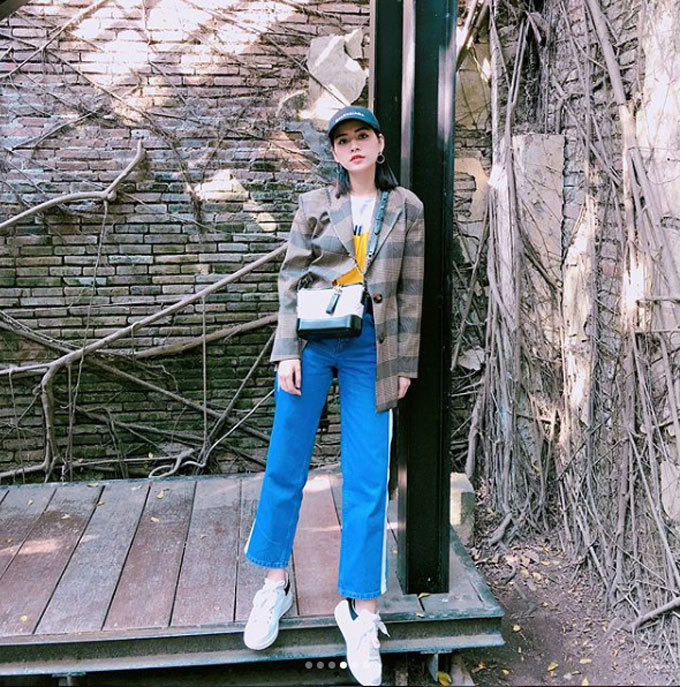 Không còn nghi ngờ gì nữa, blazer kẻ caro chính là item được lòng cả sao Việt lẫn sao Hàn - Hình 9