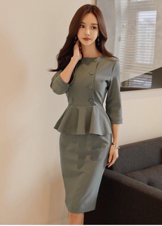 Không Lo Về Dáng Với Các Mẫu Váy Công Sở Kiểu Peplum Mới Lạ - Hình 4
