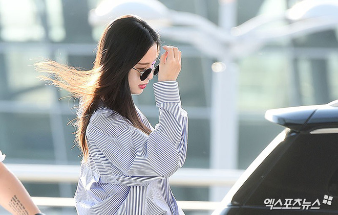 Màn đọ sắc khủng nhất tại sân bay: Black Pink đẹp miễn chê, Hani khoe body thần thánh bên EXID, Lee Jong Suk - Hình 23