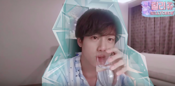 Ngay cả người cùng fandom cũng phải thở dài ngán ngẩm với hành động dọa ma BTS của một bộ phận ARMY quá khích - Hình 1