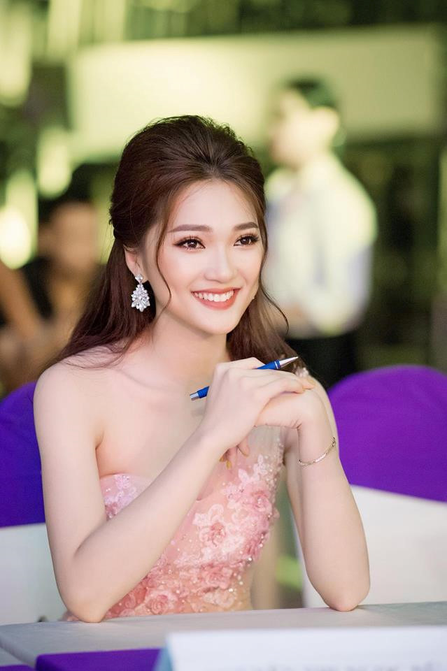 Nhan sắc dàn bạn gái tin đồn của cầu thủ trẻ Việt Nam, toàn hot girl cộng đồng mạng - Hình 13