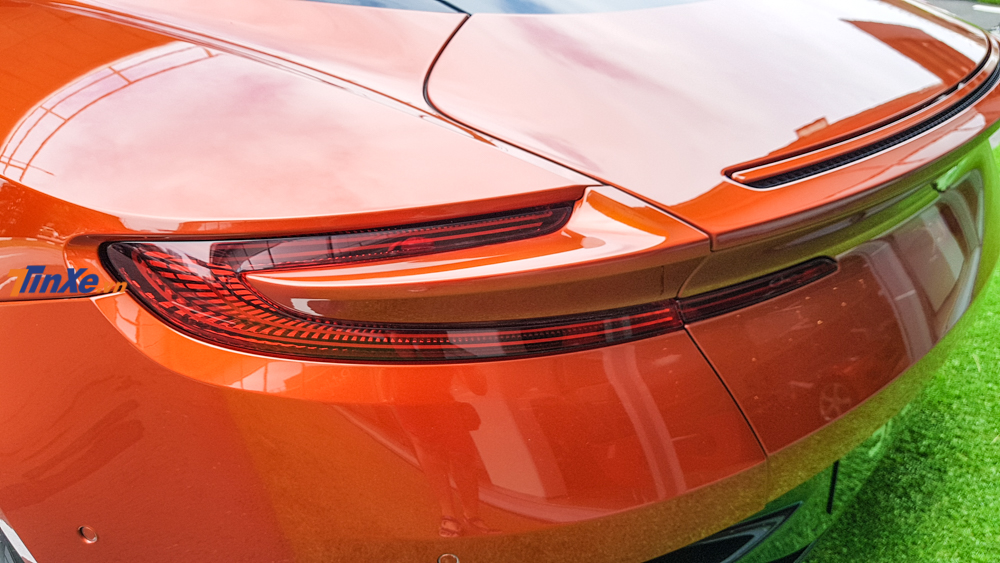 Siêu xe Aston Martin DB11 sắp ra mắt Việt Nam đang rất được ưa chuộng tại Singapore - Hình 11