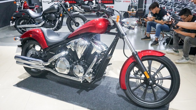 Thêm 2 mẫu xe phân khối lớn của Honda về Việt Nam - Hình 1