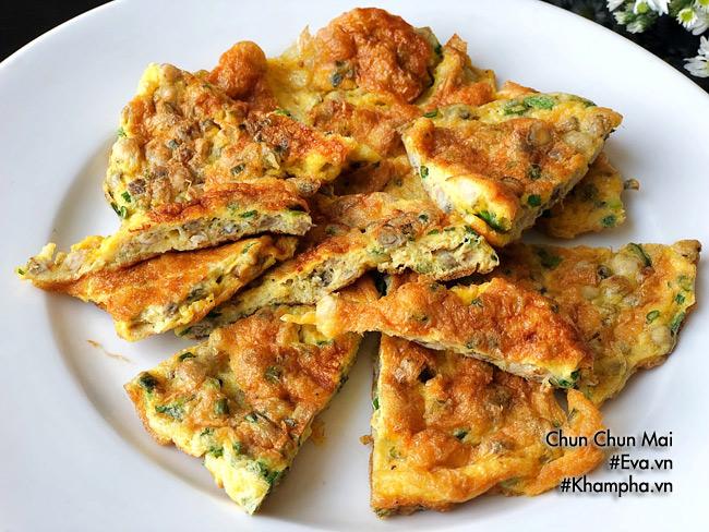 Trứng chiên hến đơn giản, ngon miệng, rẻ tiền mà trôi cơm ngày se lạnh - Hình 8