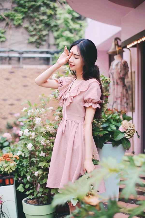 Vào mùa Thu, con gái muốn diện đồ thật xinh thì không thể quên màu hồng pastel - Hình 4