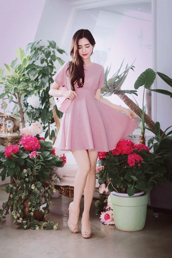 Vào mùa Thu, con gái muốn diện đồ thật xinh thì không thể quên màu hồng pastel - Hình 7